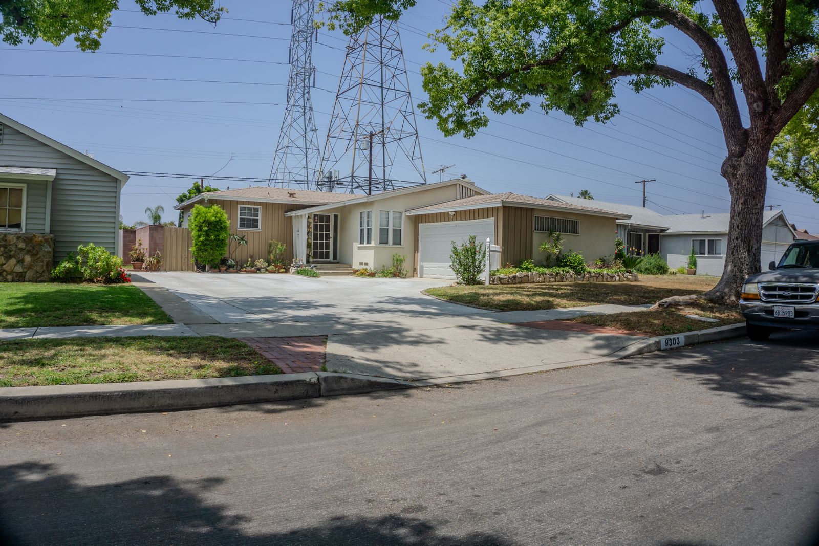 Home Quiet residential street in Elk Grove, CA where we run junk removal routes